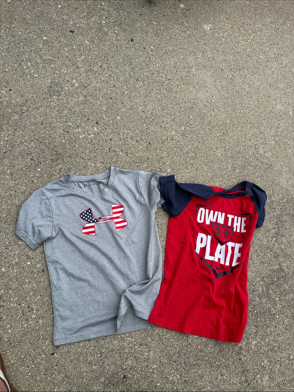 Under Armour Kids Red & Gray Graphic Short Sleeve Tees